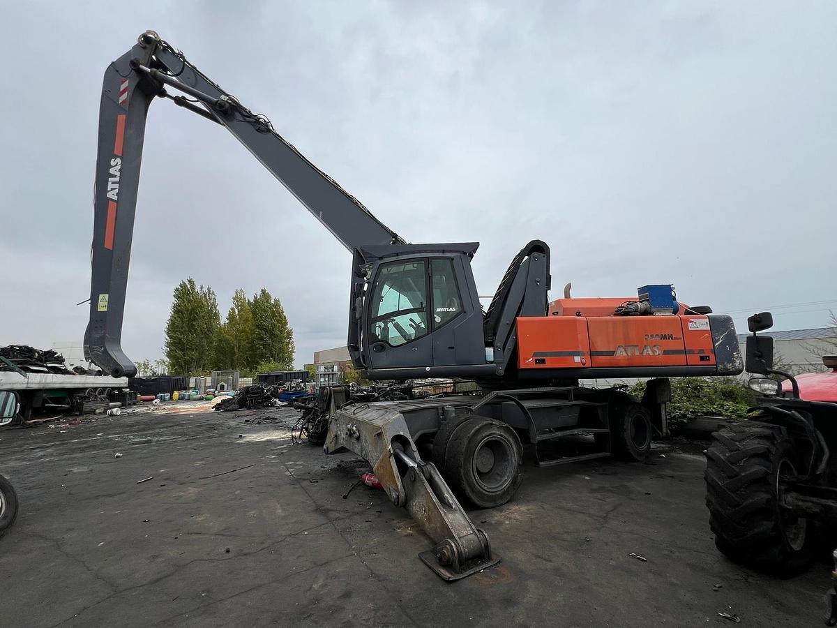 Used 2018 Atlas 350 MH Material Handler