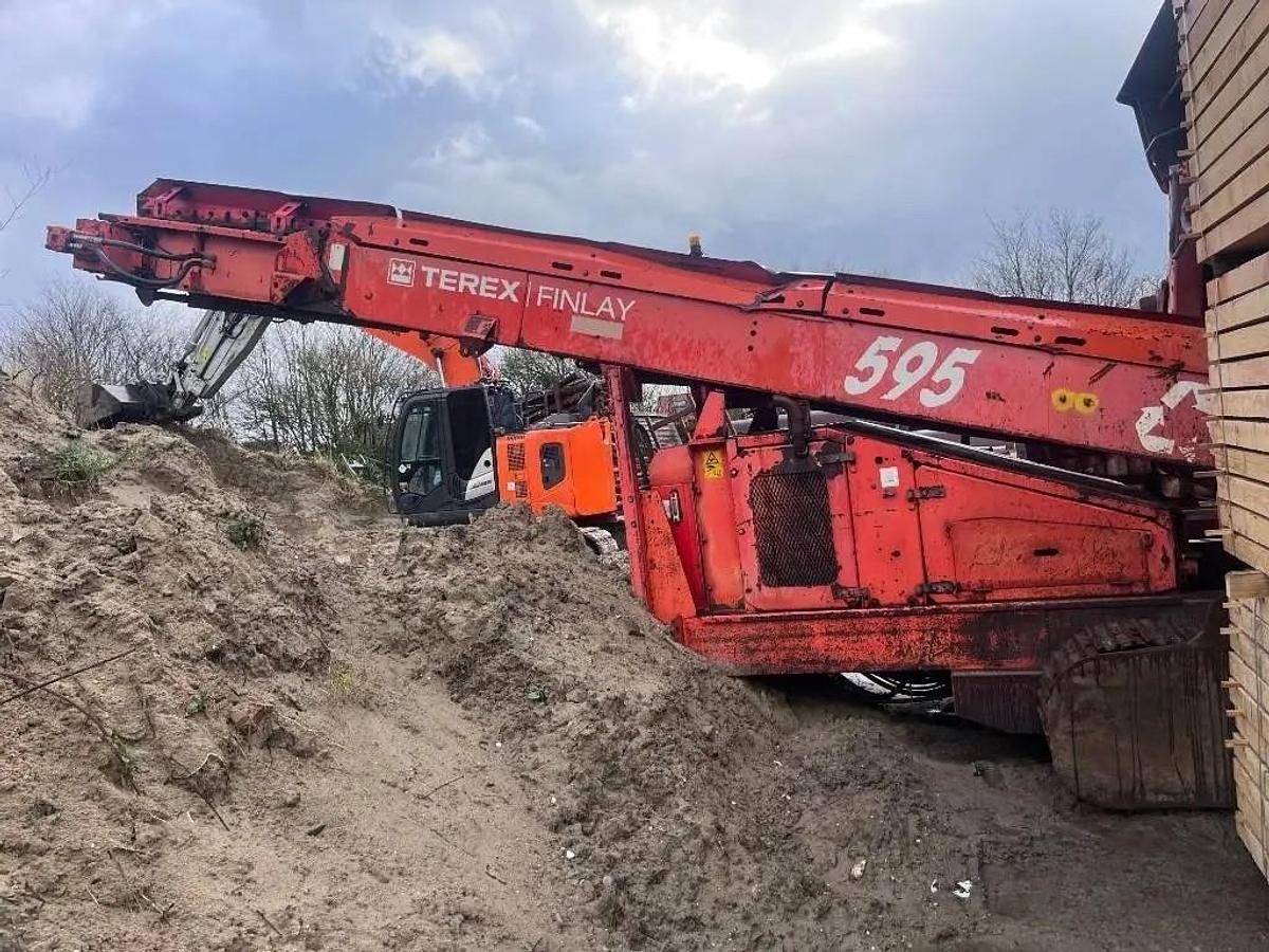 Used 2009 Terex Finlay 595 Hydratrak Heavy Duty Mobile Scalping Screen