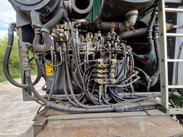 Used 2017 Jenz Chipping truck 583