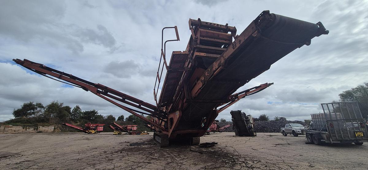 Used 2005 Extec S5 Mobile Screener Screen