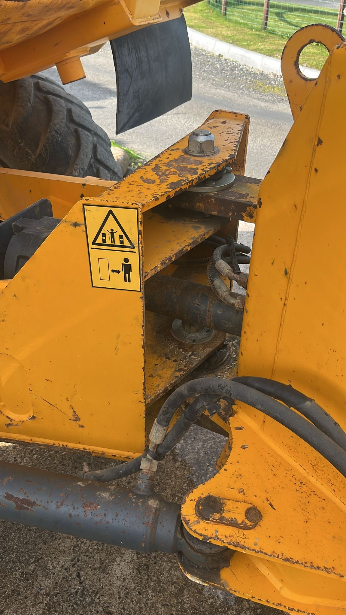 Used 2011 Thwaites Mach 950 Dumper Truck