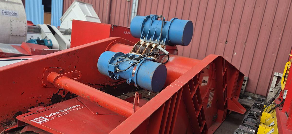 Used 2009 ViPower Finger Screen and shaker feeder