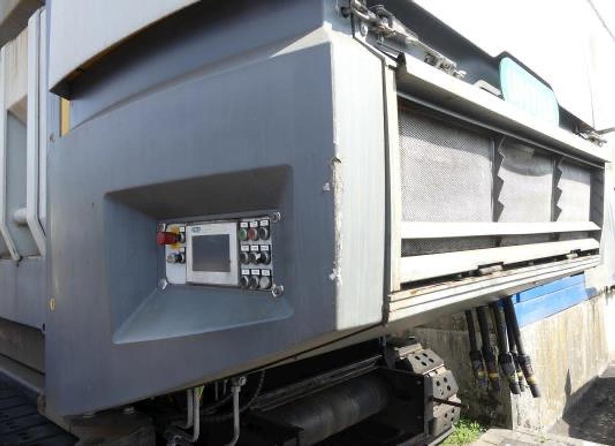 Used 2022 Untha XR3000C Tracked Single-shaft Shredder