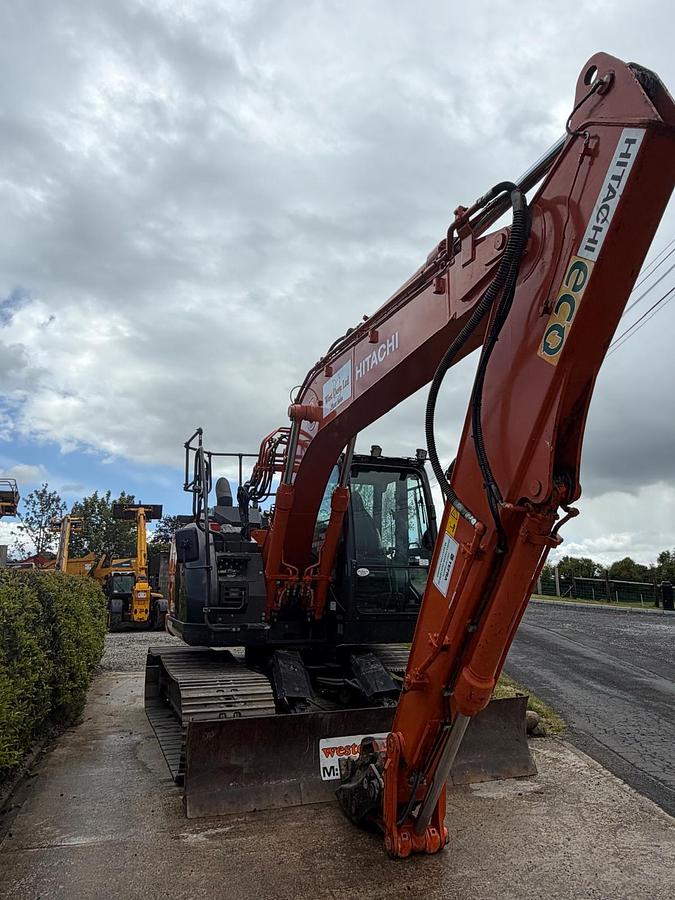 Used 2020 Hitachi ZX135US-6 Crawler Excavator 