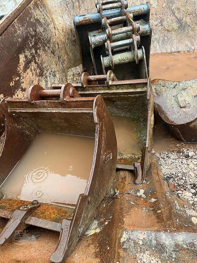 Used 2017 Hitachi ZX26U-5A CR Mini Excavator 