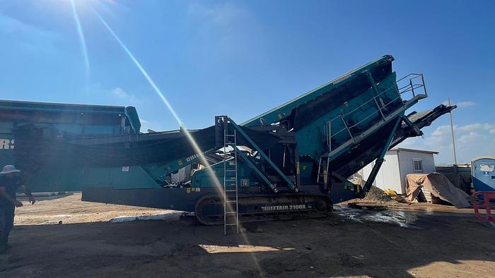 Used 2020 Powerscreen Chieftain 2100X 3 Deck Inclined Screen Screener