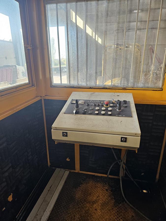 Used 2006 C&G Taurus Metal Shear W/Generator