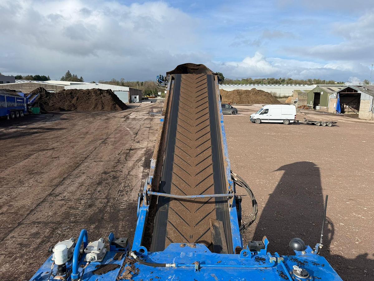 Used 2021 Peterson 2710D Tracked Horizontal Grinder Shredder