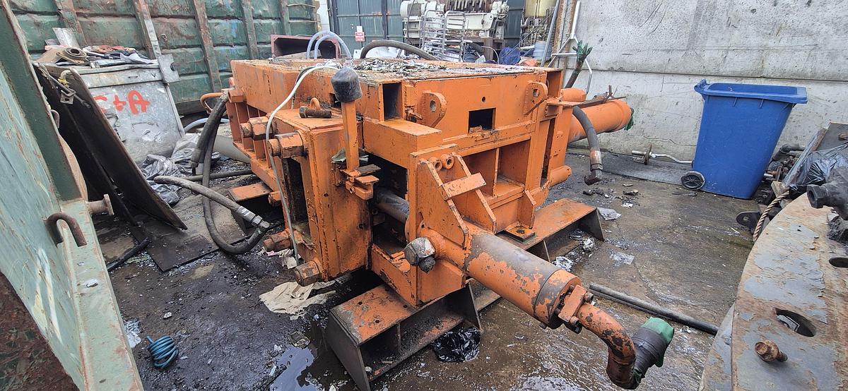 Used 1973 Vezzani PM50-D Non Ferrous Baler