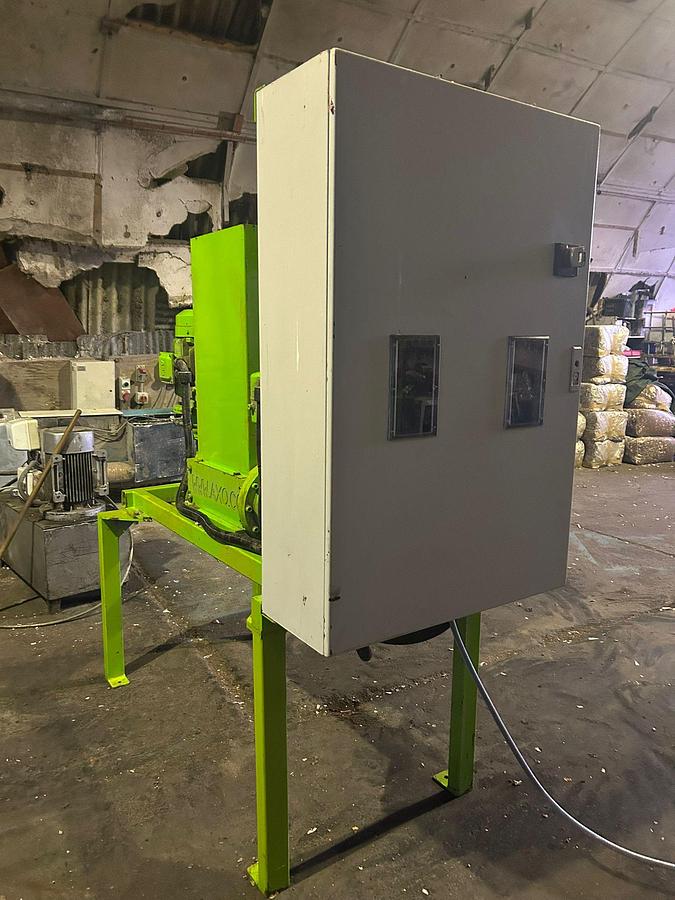 Used 2009 AXO WM 408-12 E Electric Shredder