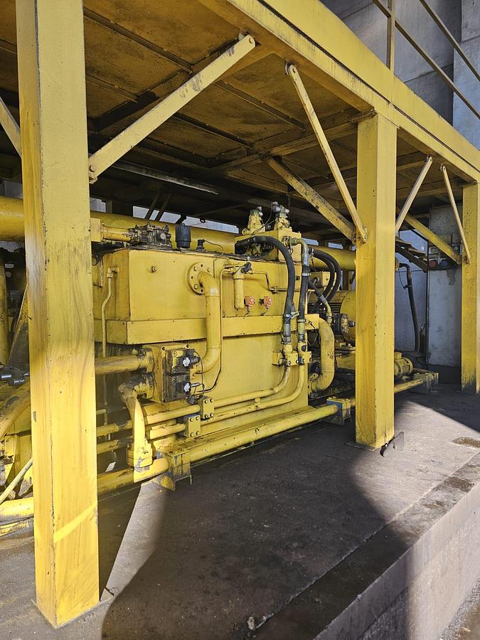 Used 2006 C&G Taurus Metal Shear W/Generator