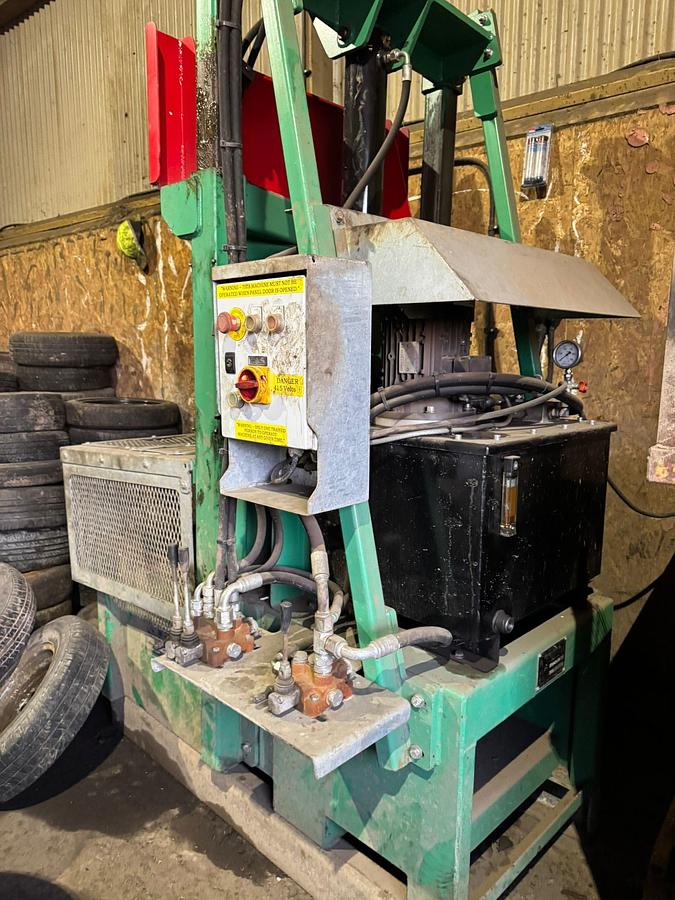 Used Gradeall Tyre Rim Separator (T.R.S) 