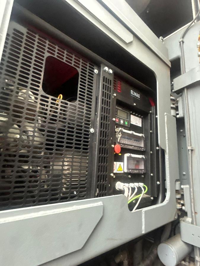 Used 2024 Untha XR3000C Tracked Single-shaft Shredder