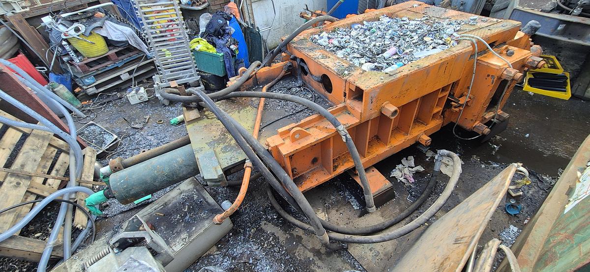 Used 1973 Vezzani PM50-D Non Ferrous Baler