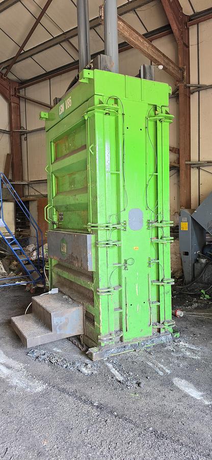 Used LSM V85 Tyre Baler