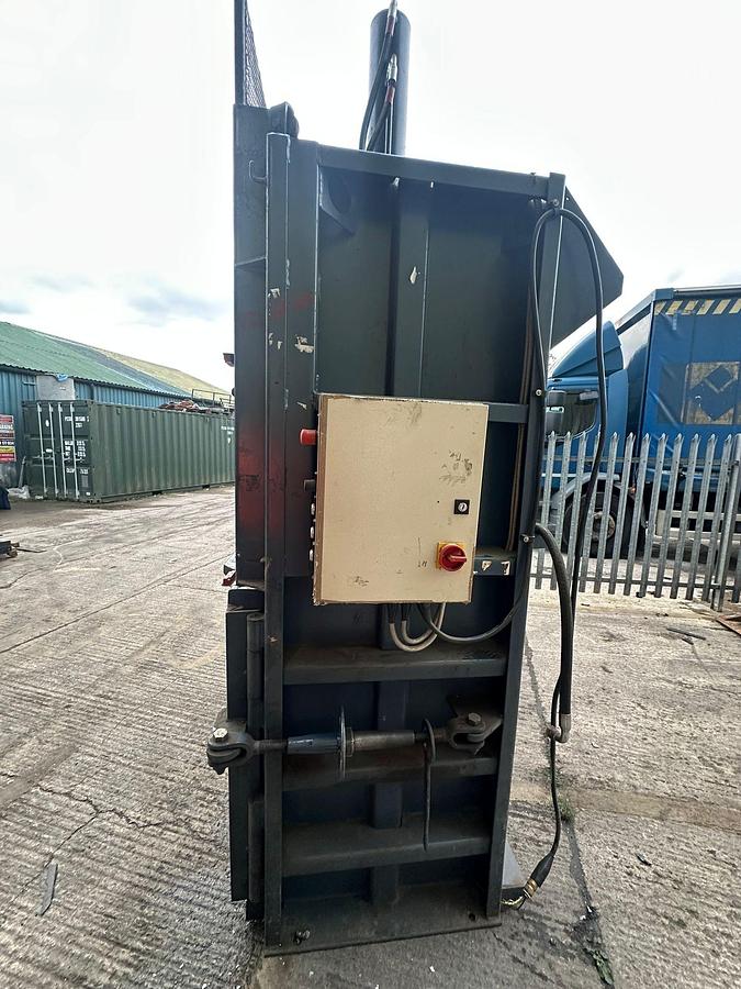 Used Dicom Kadant PAAL Waste Baler