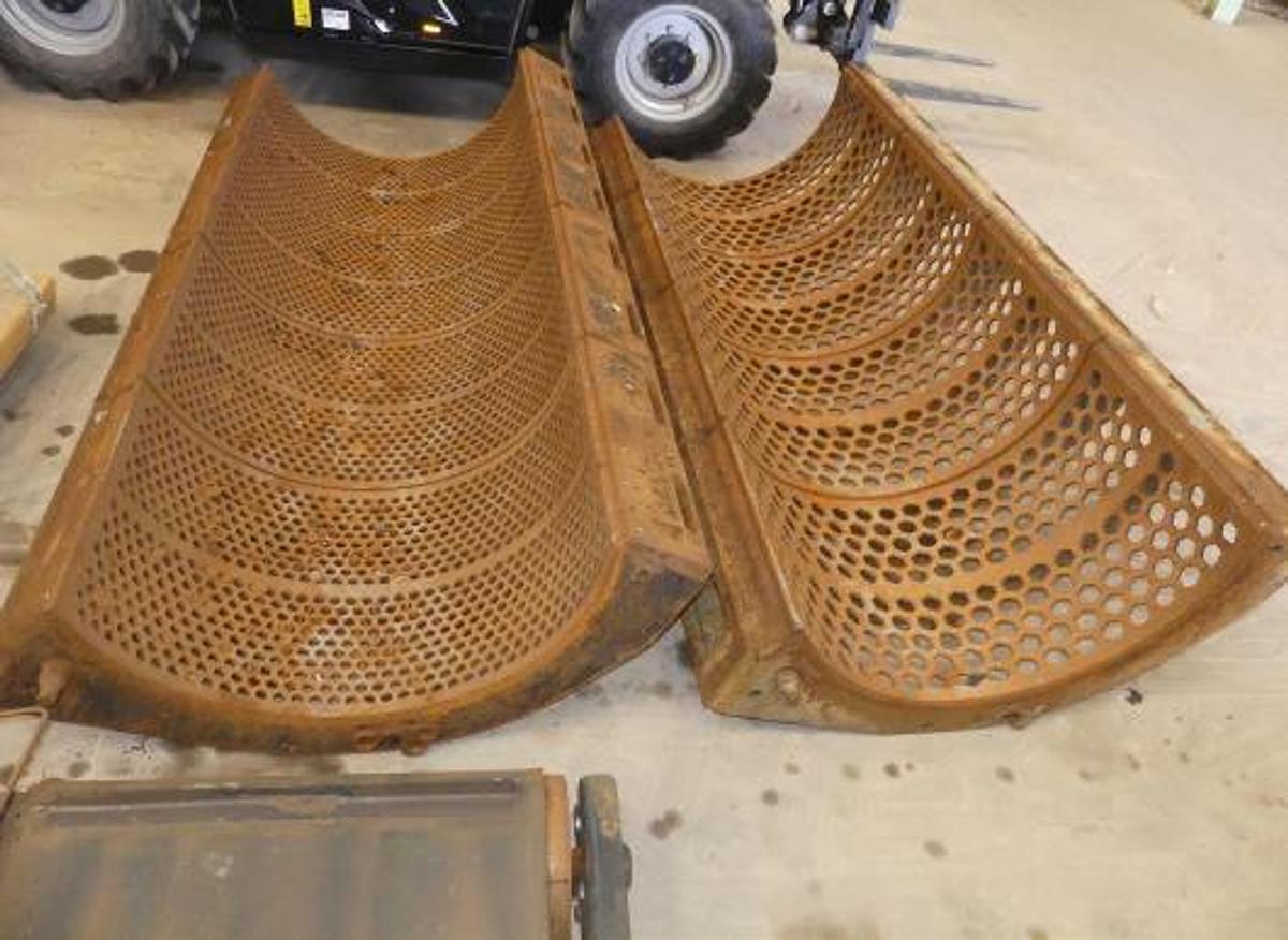 Used 2022 Untha XR3000C Tracked Single-shaft Shredder