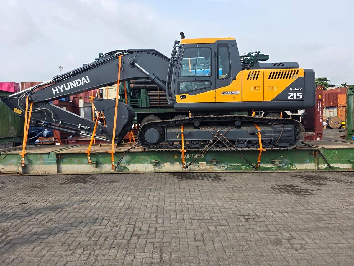 Used Hyundai R215 Excavator