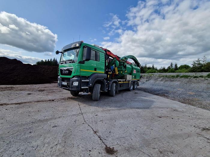 Used 2017 Jenz Chipping truck 583