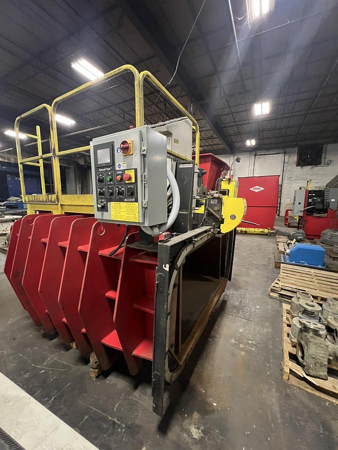 Used EXCEL 2R9 Baler