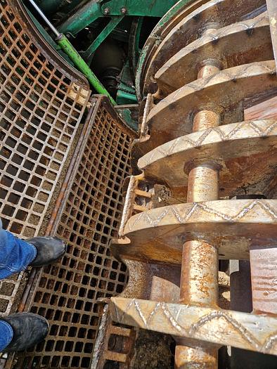 Used 2017 Jenz Chipping truck 583