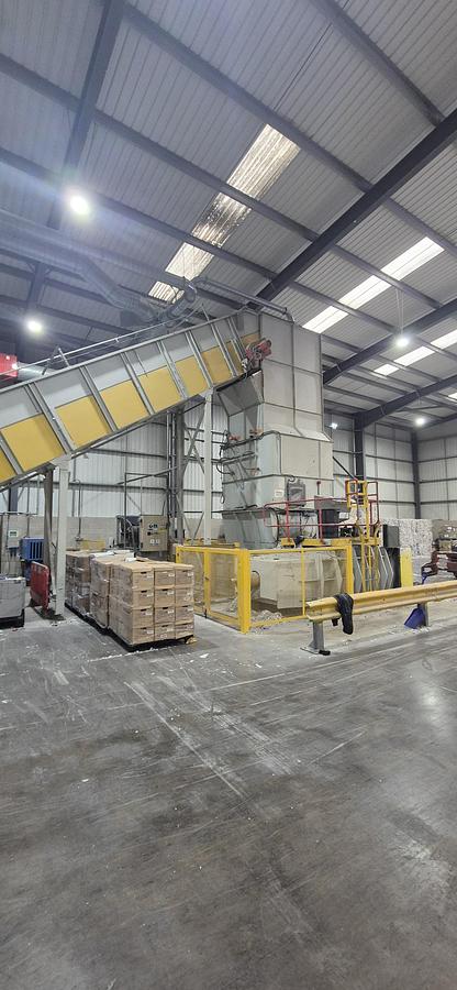 Used 2010 Lindner Shredding and baling line