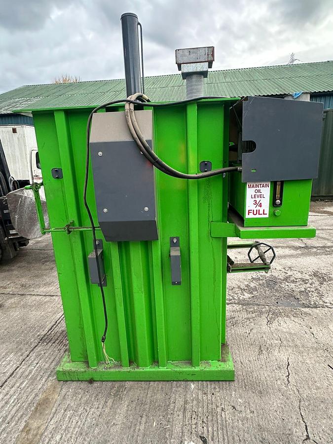 Used Dicom Kadant PAAL PVG-160 Waste Baler 