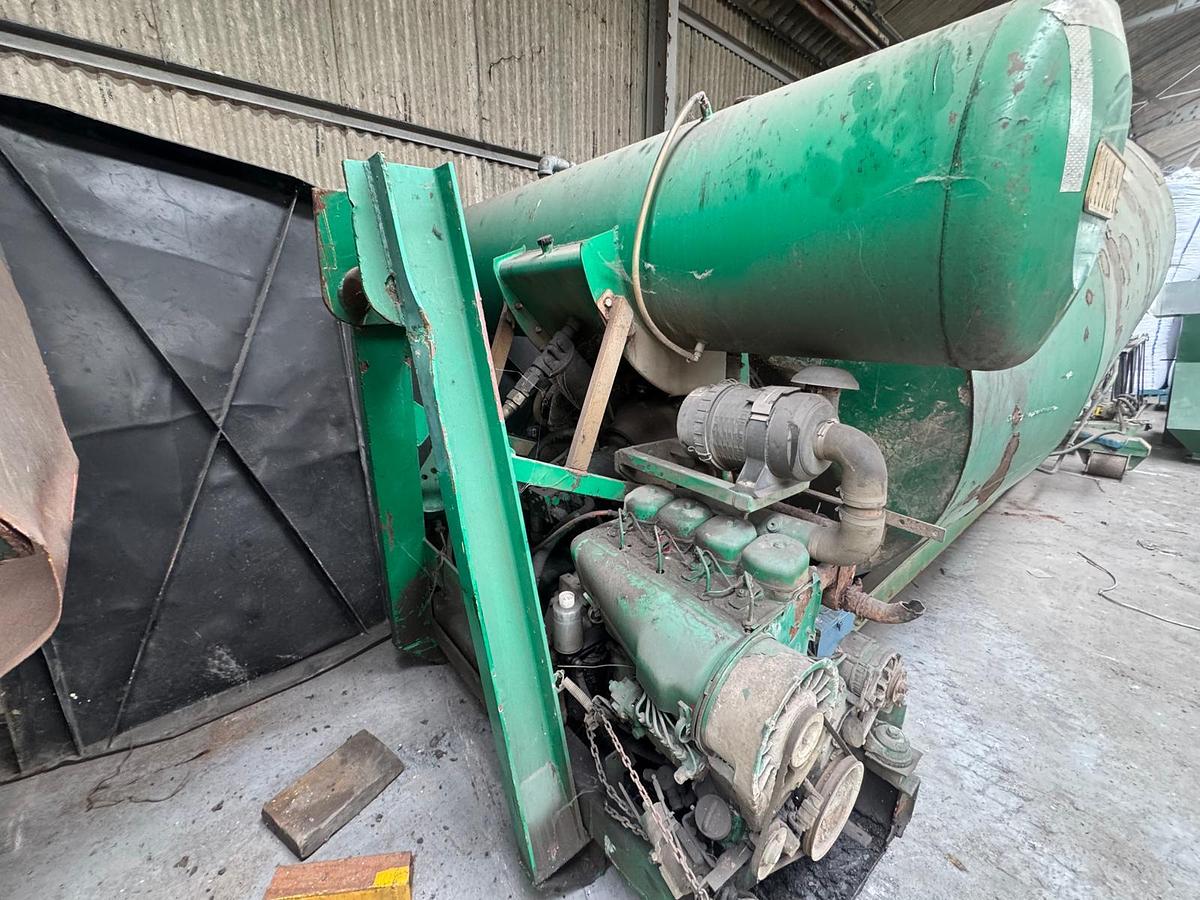 Used Large Diesel Hooklift Yard Mixer