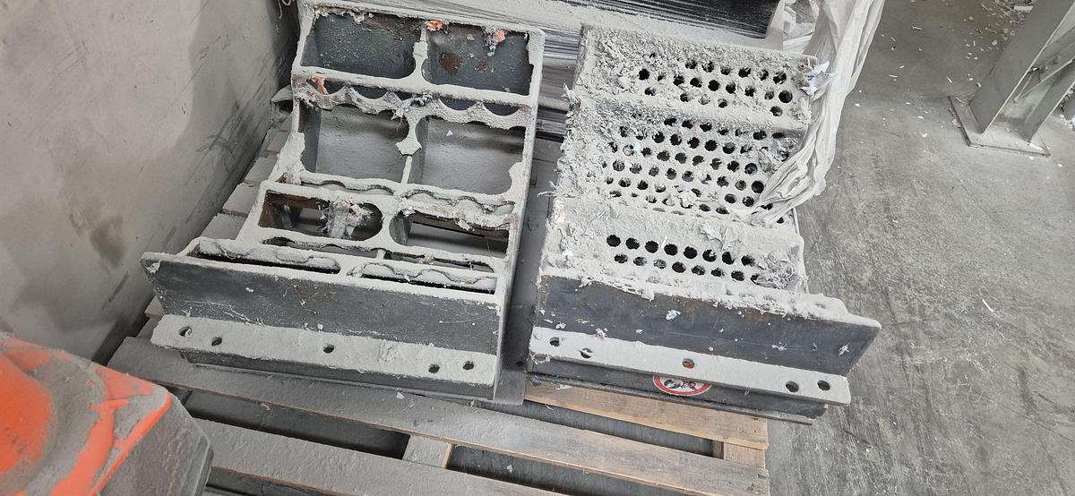 Used 2006 Untha RS 30 Four Shaft Quad Shredder