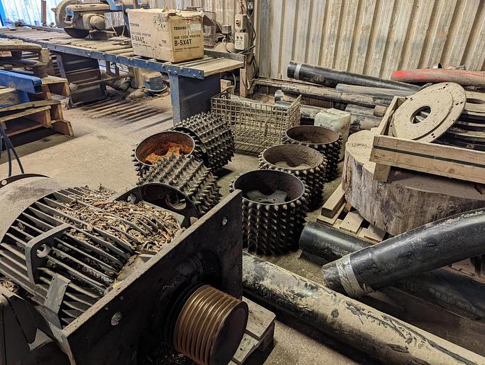 Used Cambia 610 Debarking Machine 