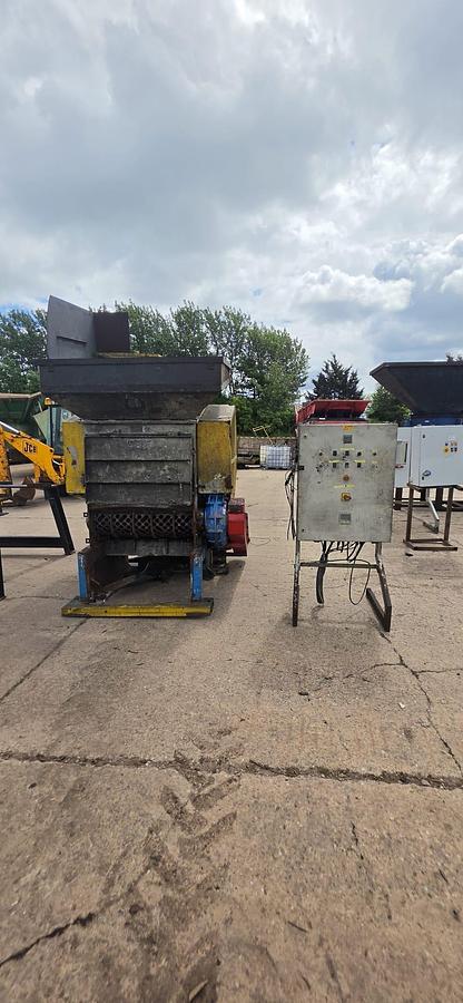 Used Lindner RS 1000 Single-Shaft Shredder