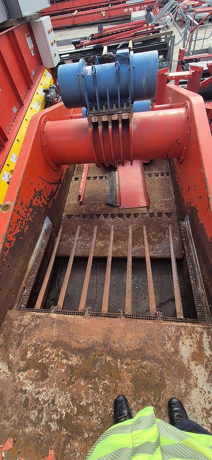 Used 2009 ViPower Finger Screen and shaker feeder