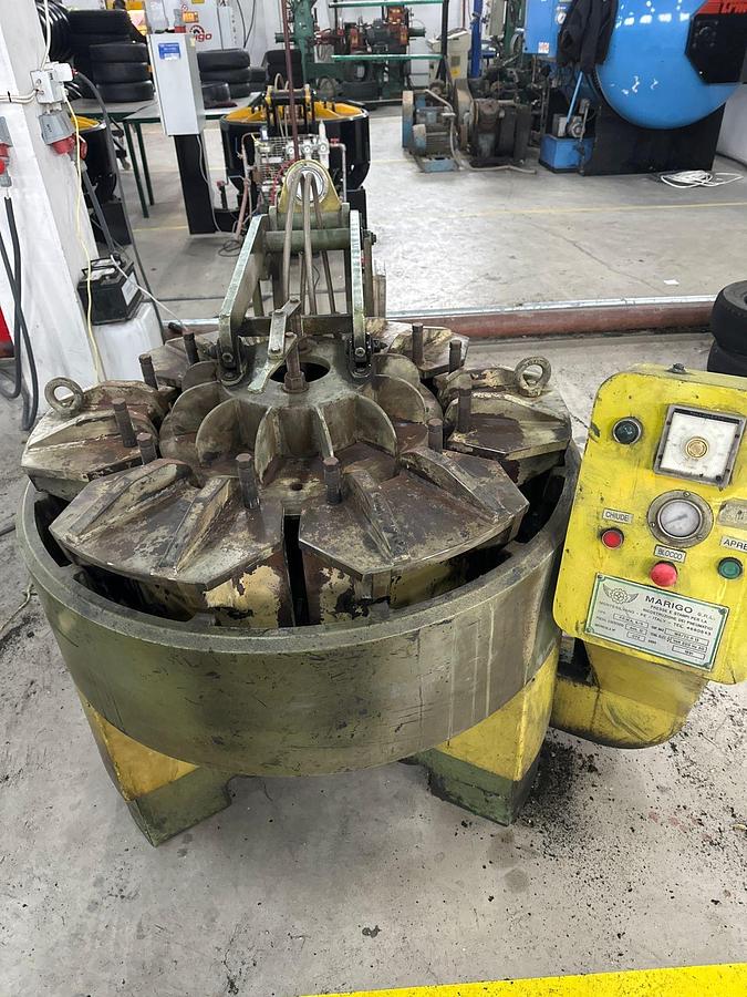 Used Tyre Retreading PCR & TBR Presses Full Plant