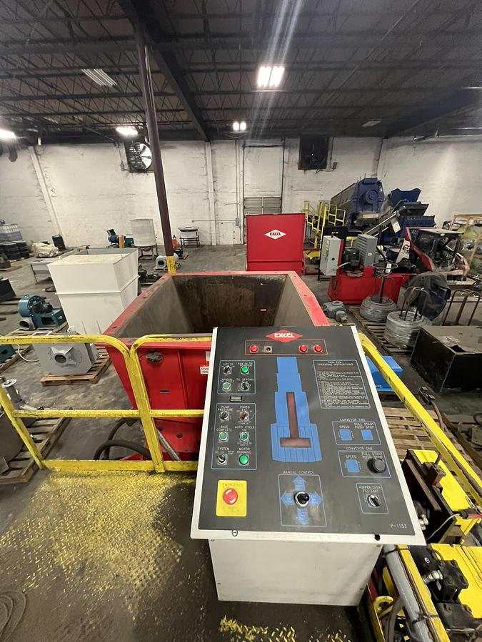 Used EXCEL 2R9 Baler