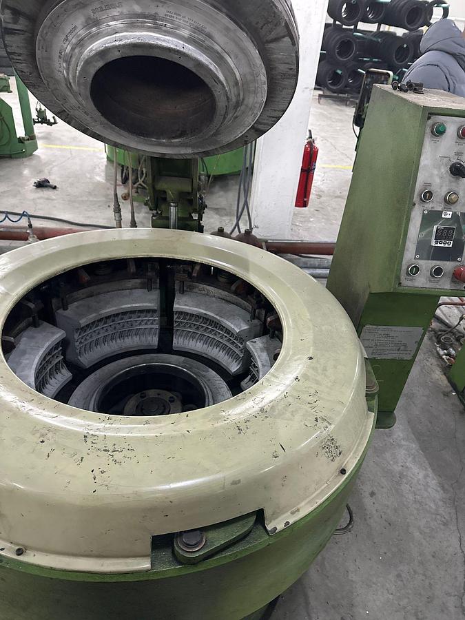 Used Tyre Retreading PCR & TBR Presses Full Plant