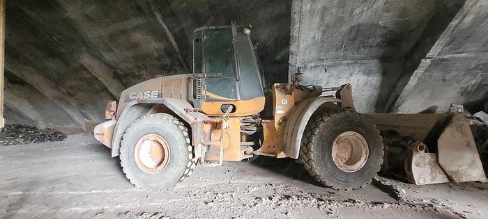 Used 2007 Case 821E Waste spec loader