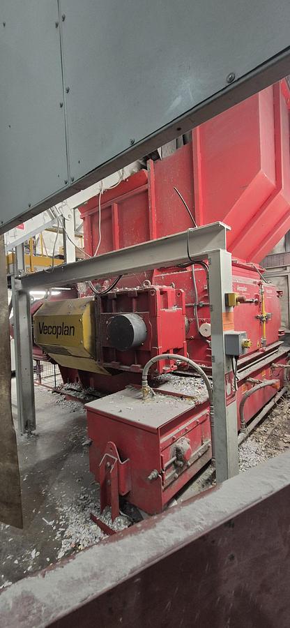 Used 2010 Lindner Shredding and baling line