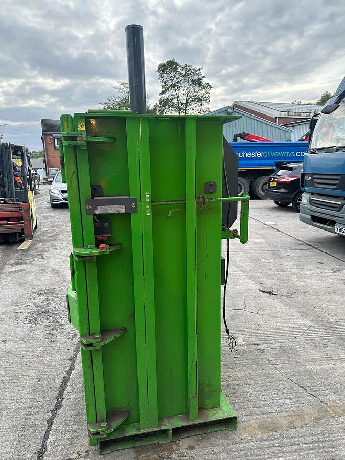 Used Dicom Kadant PAAL PVG-160 Waste Baler 