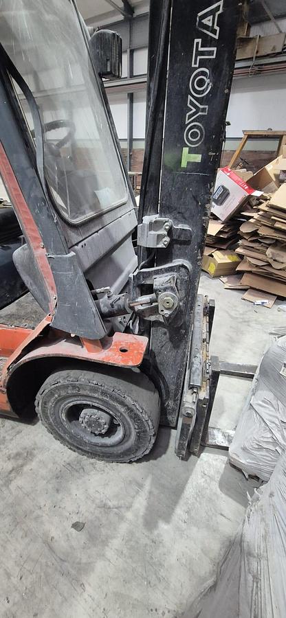 Used 2004 Toyota 42-7FGF20 LPG Forklift 