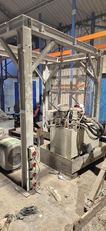 Used 2005 Vecoplan VAZ 1800 Single-shaft Shredder