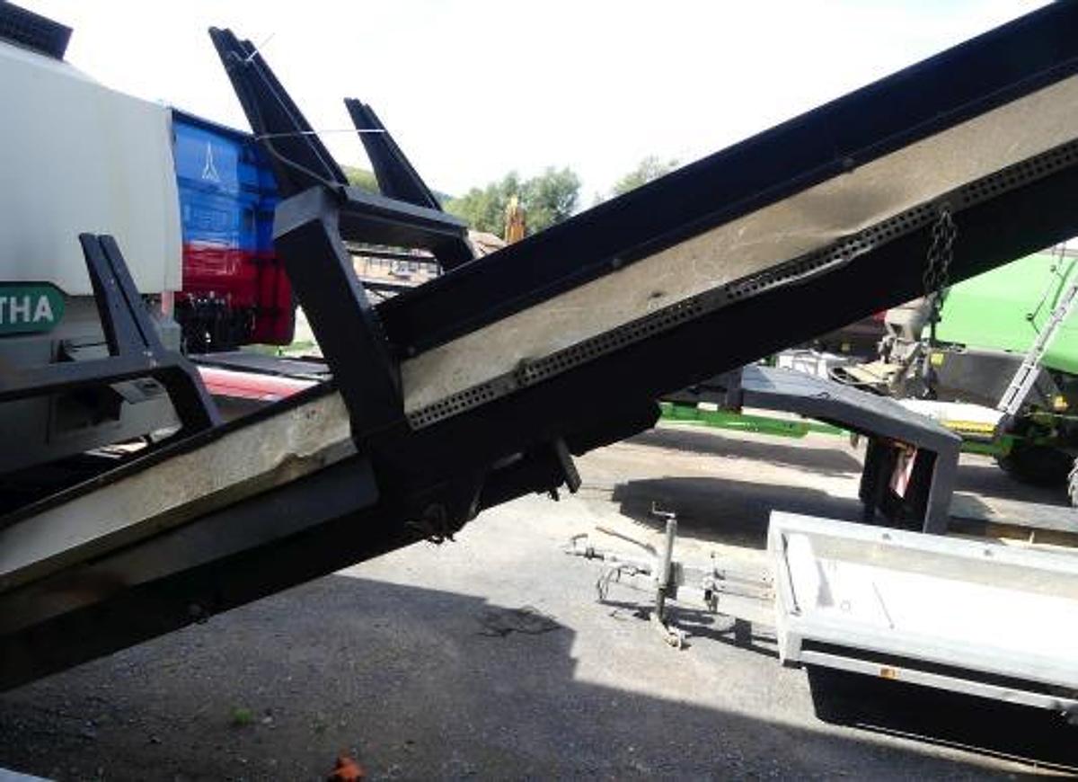 Used 2022 Untha XR3000C Tracked Single-shaft Shredder
