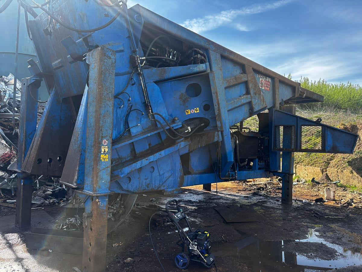 Used 2011 Bonfiglioli 2000 Incline Shear