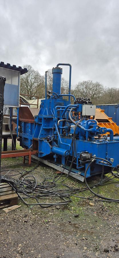 Used Harris TGS 3 Ram baler