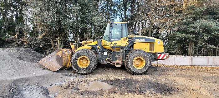 Used 2014 Komatsu WA380 Wheeled loader
