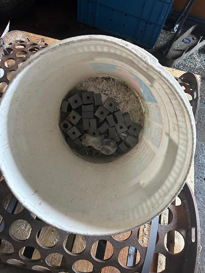 Used 2012 Genox SLow speed shredder with ram