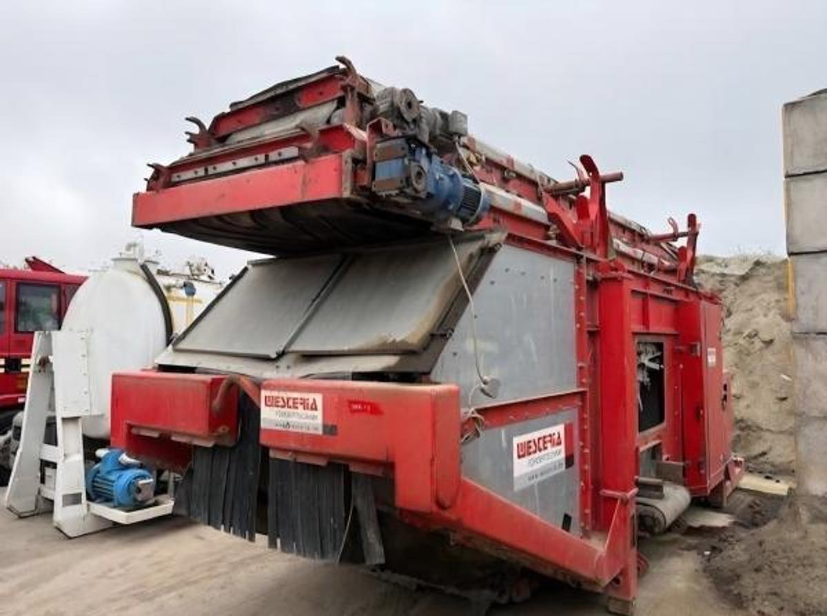 Used 2016 Westeria HookLift Windsifter