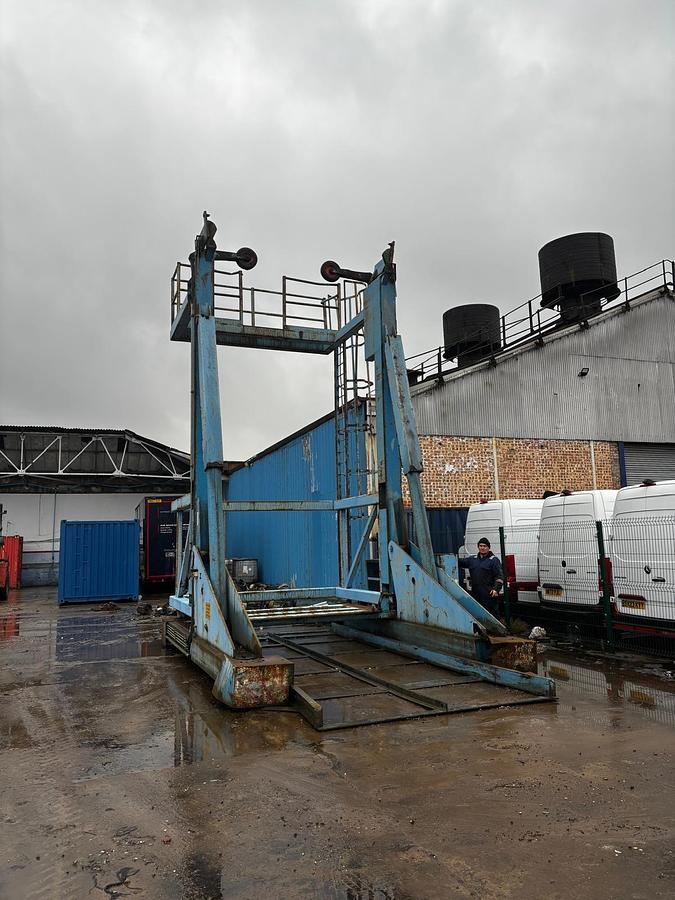 Used Container Tilter