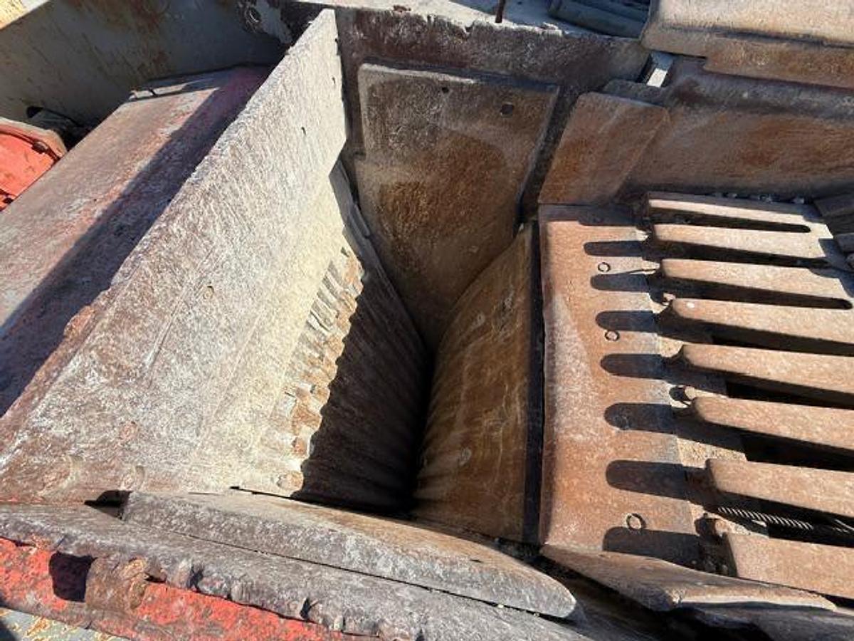 Used 2009 Sandvik QJ 340 Jaw Crusher