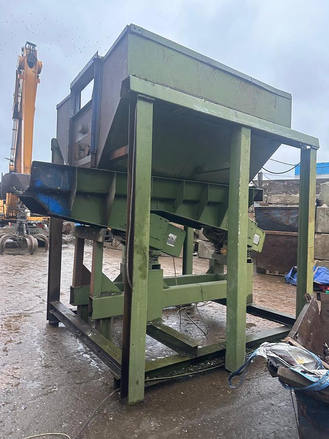 Used 2001 Locker Industries SFH Super Feeder