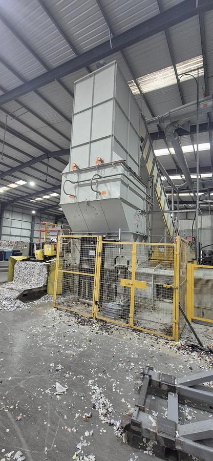 Used 2010 Lindner Shredding and baling line